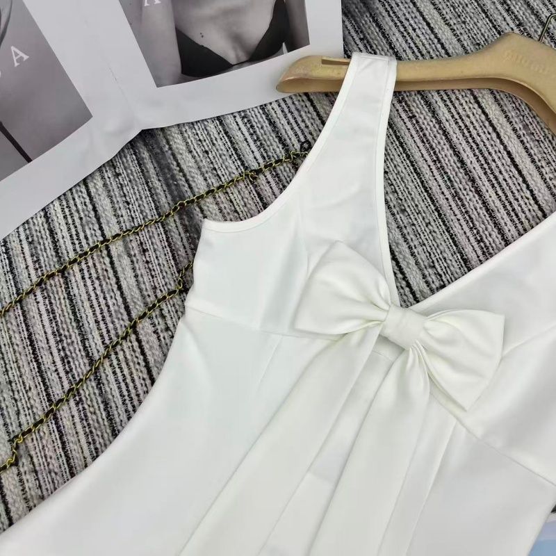 26 Early Spring New V-neck Bowknot Tank For Women With Draped Ribbons, Sweet And Atmospheric Short Dress_ecoleips.com