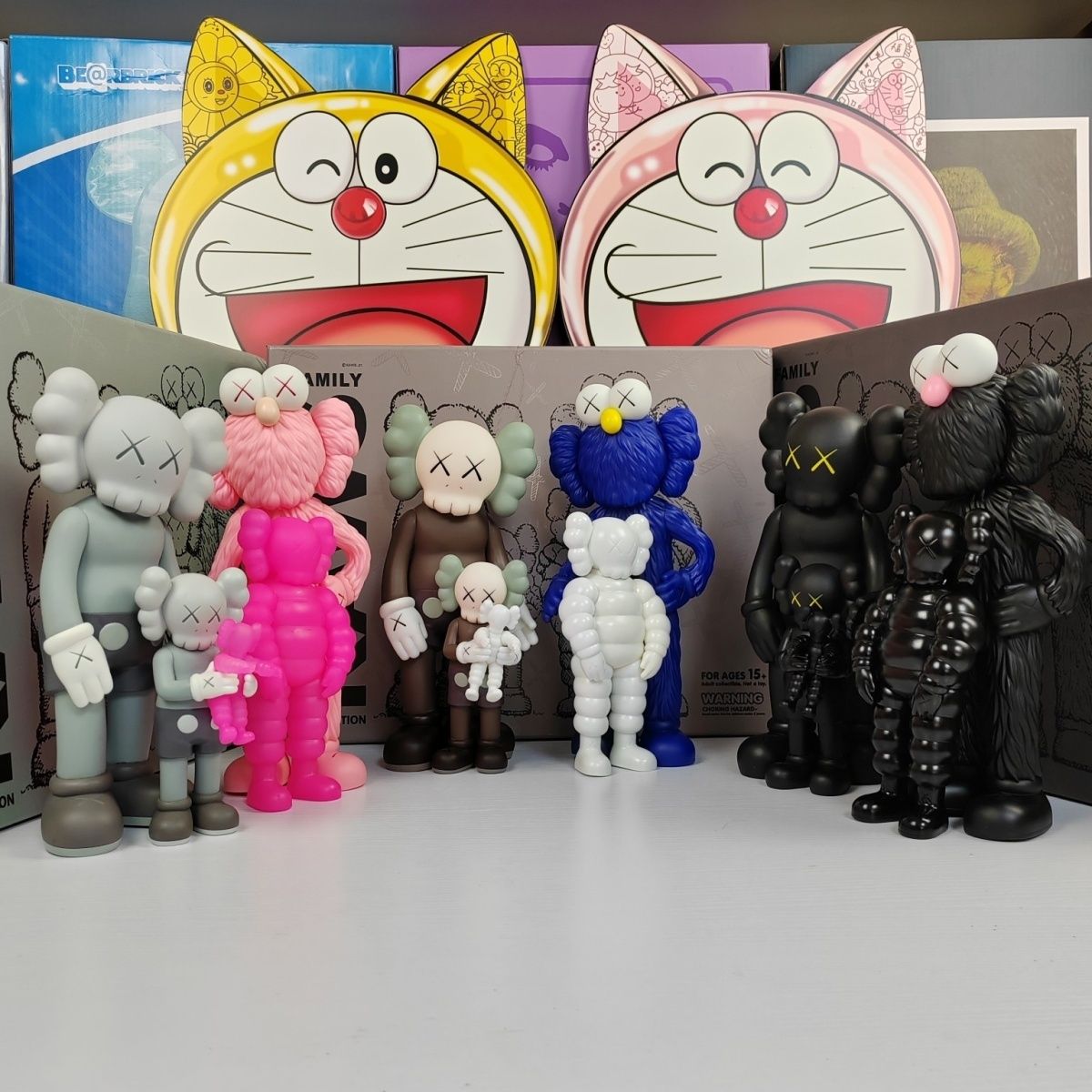 Kaws KAWS FAMILY Family-themed collectible dolls and figurines
