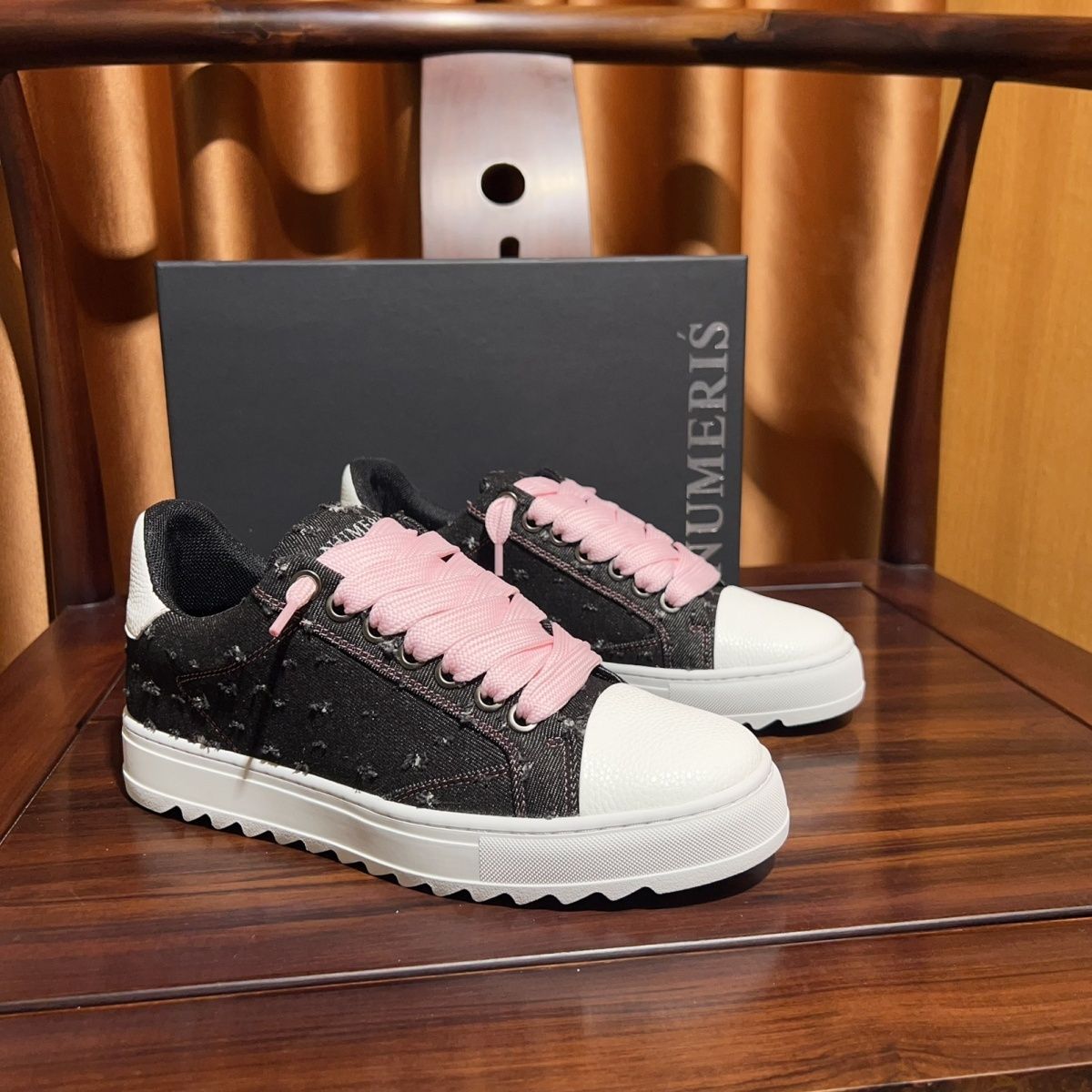Baskets homme polyvalentes à semelle rouge blanches_voghion.com