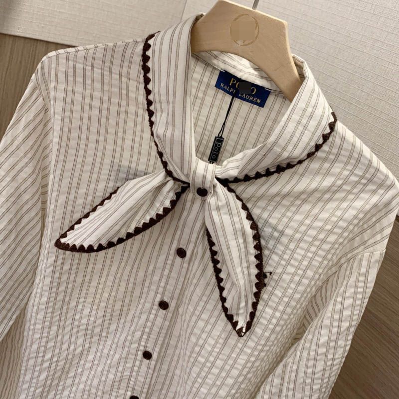 Dam blus med lång ärm broderad med vågig kant brun_voghion.com