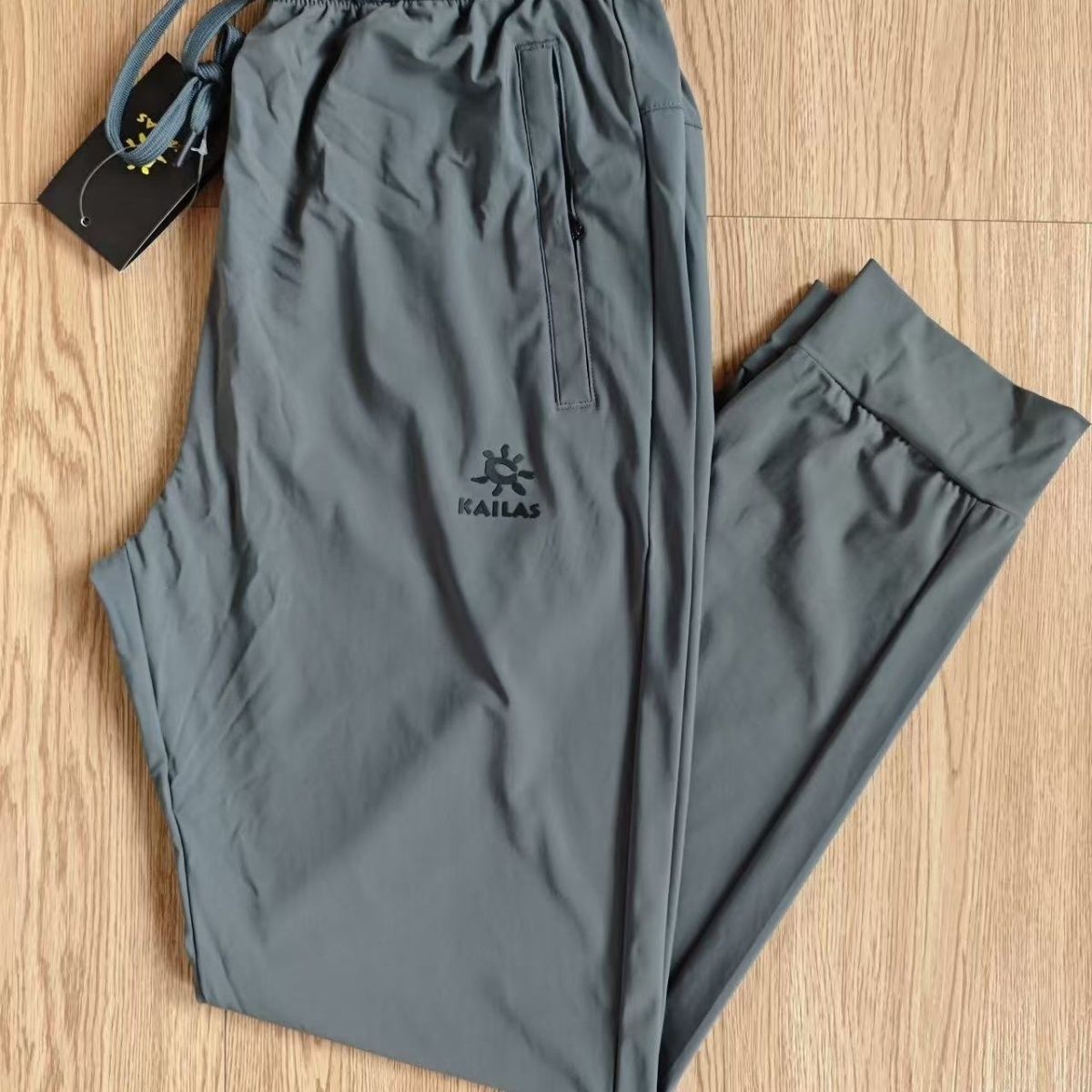 Atmungsaktive Herren Freizeithose Aus Eisseide Für Den Sommer_voghion.com