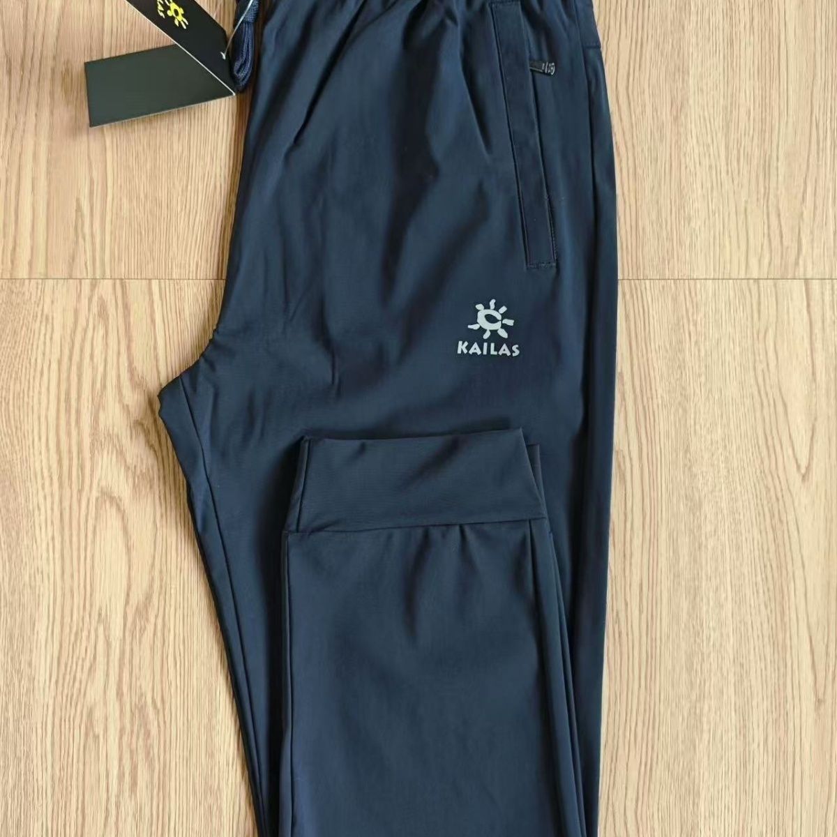 Atmungsaktive Herren Freizeithose Aus Eisseide Für Den Sommer_voghion.com
