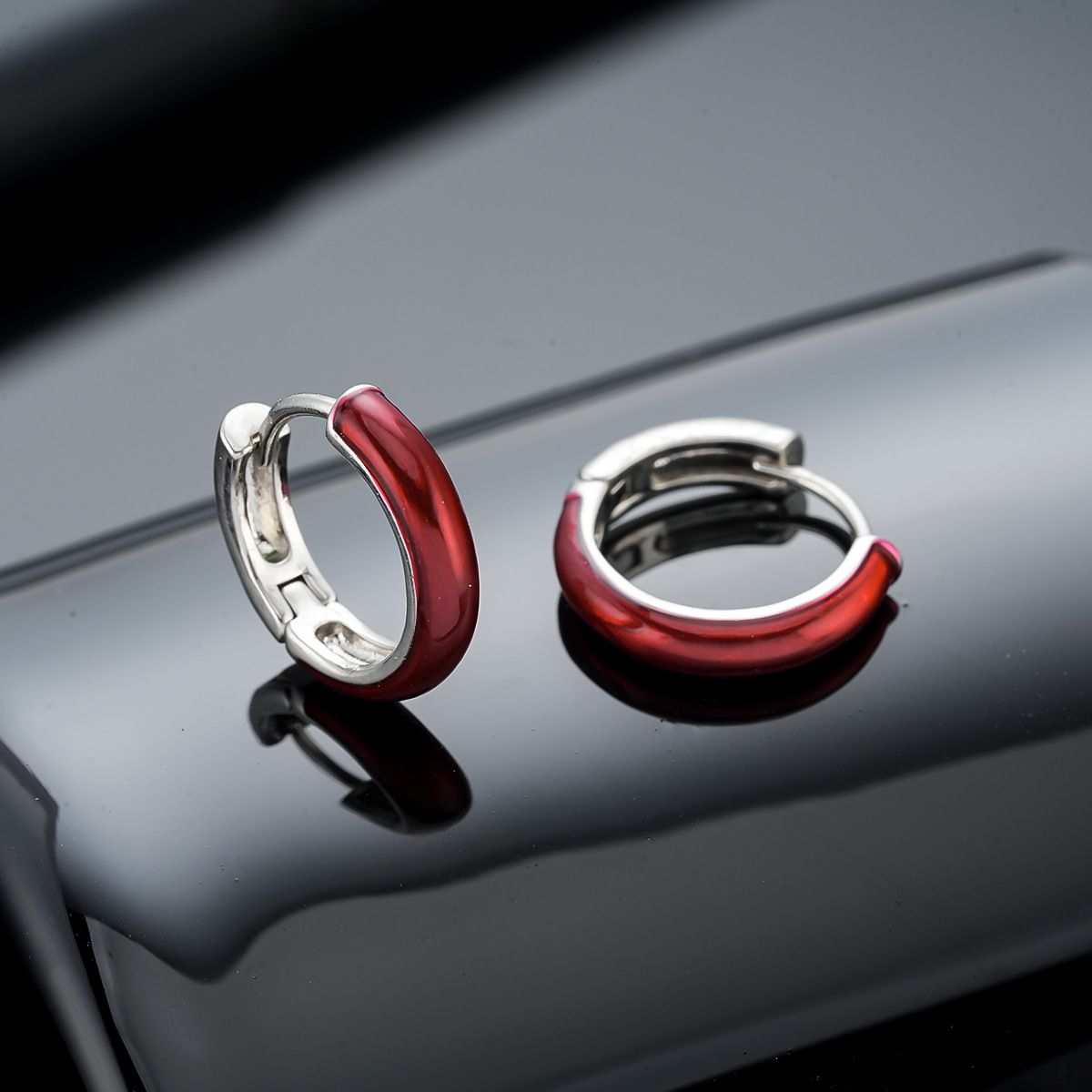 Luxury Oil-drip Hoop Earrings For Men Piercing-friendly Hoops_voghion.com