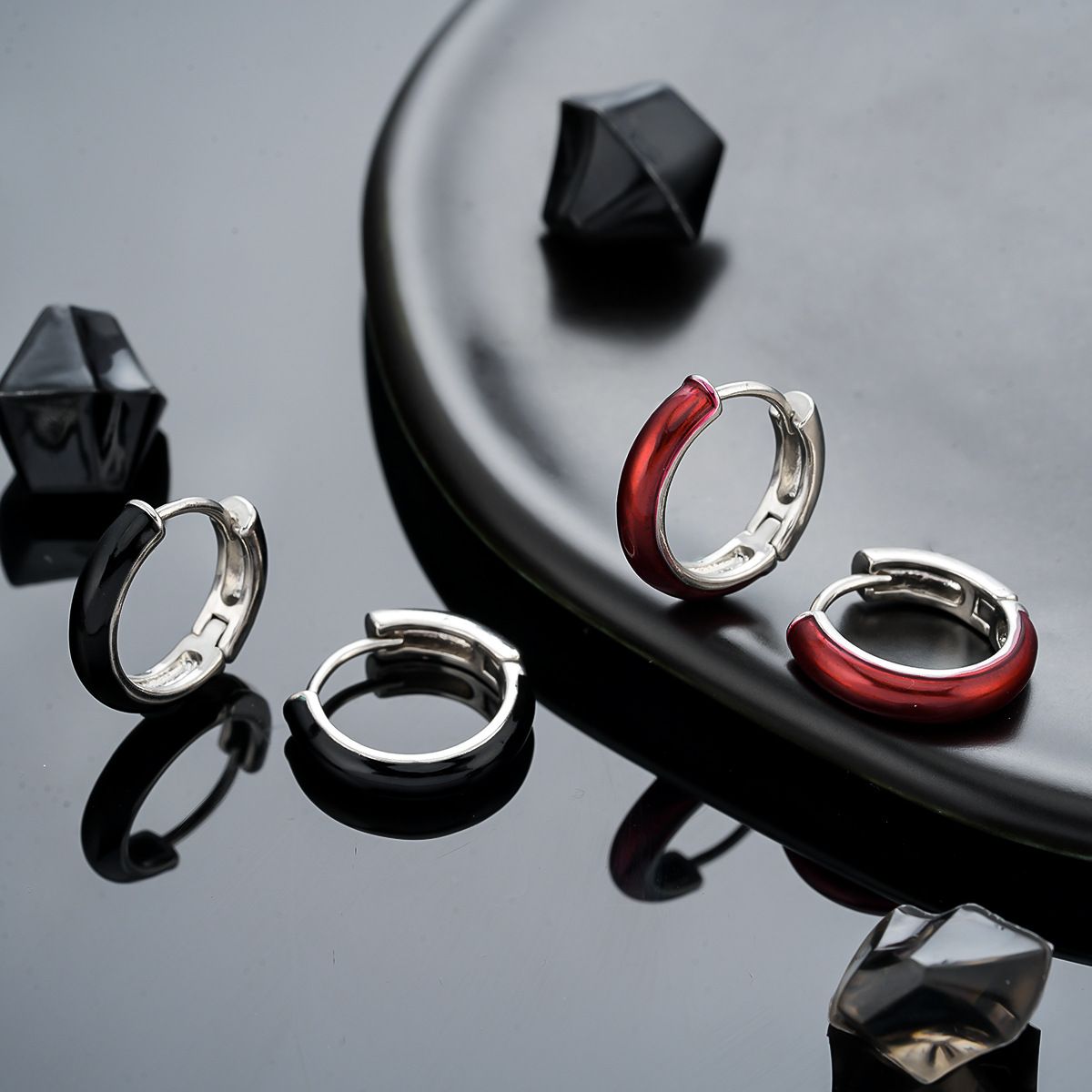 Luxury Oil-drip Hoop Earrings For Men Piercing-friendly Hoops_voghion.com