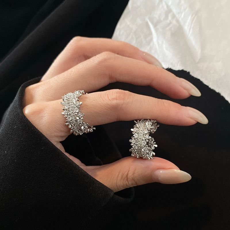 Anillo ajustable para mujer diseño cielo estrellado_voghion.com