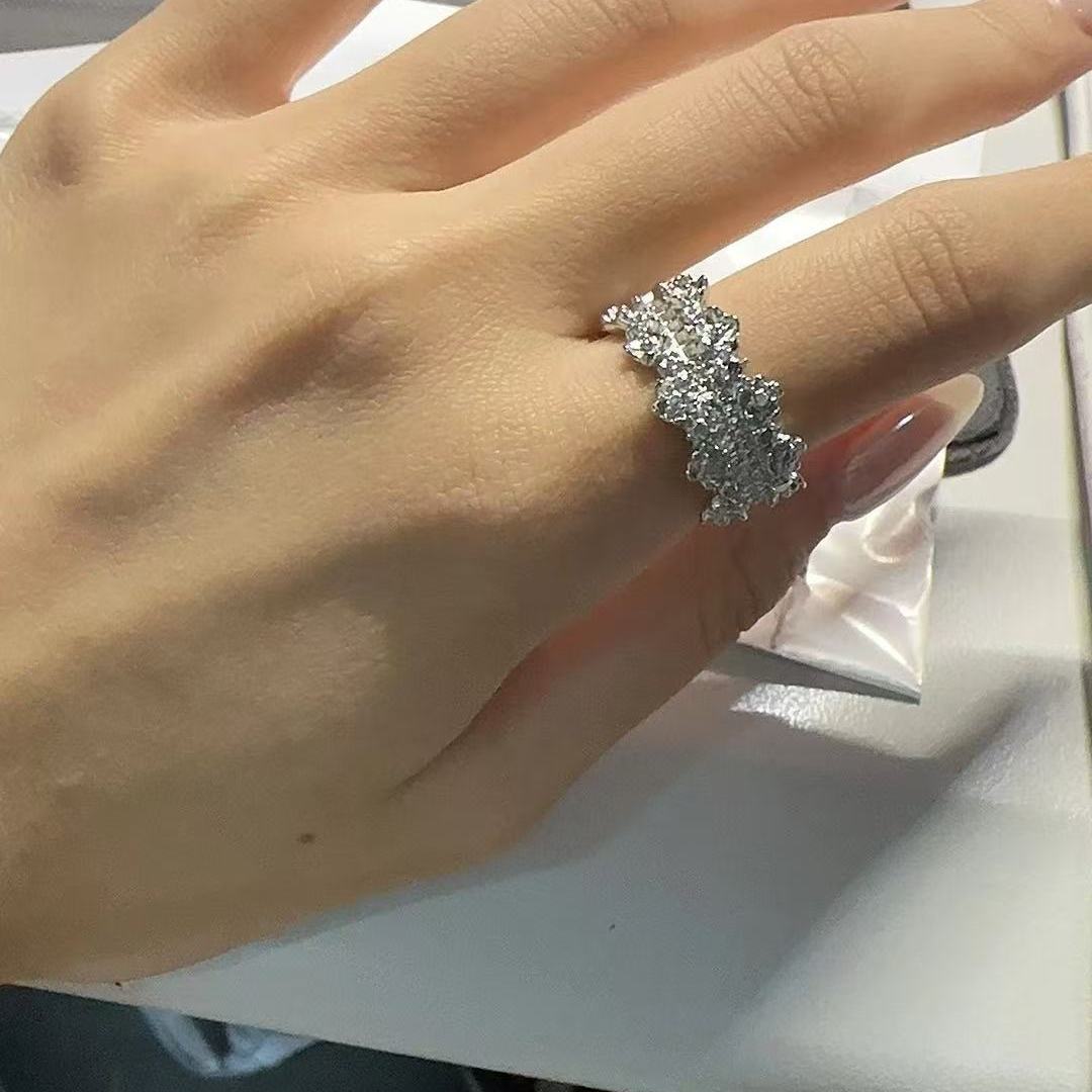 Anillo ajustable para mujer diseño cielo estrellado_voghion.com