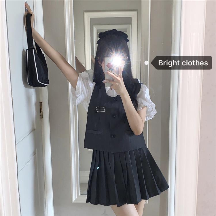 [Three-piece suit] Japanese class uniform Xia Xiaofei sleeve shirt + all-match vest + student pleated skirt