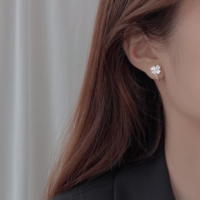 专柜金六福尚美925纯银四叶草耳夹女2020年新款显脸小仿钻耳环花