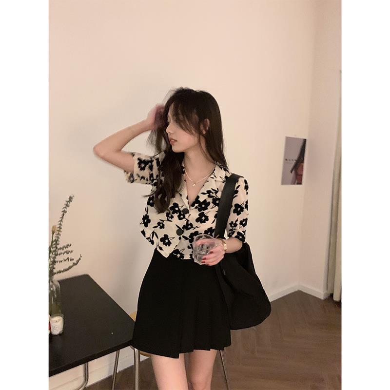 【兩件套裝】夏季新款休閒撞色印花短款V領襯衫+黑色高腰百褶裙女