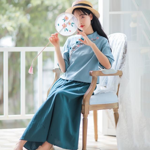 Spring and summer Republic of China wind girl improved embroidery flower Hanfu students Tang suit performance graduation clothing cotton and linen top suit female