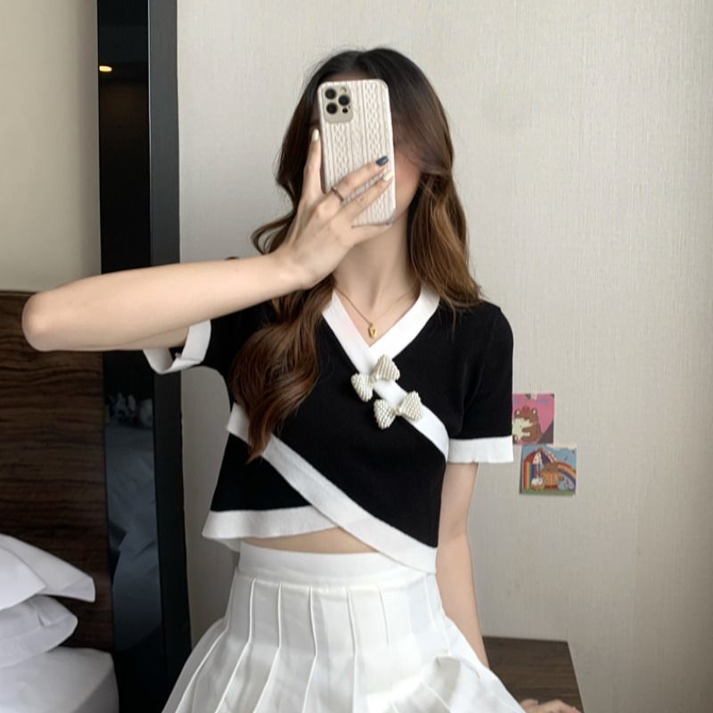 夏季设计感小众上衣T恤女装新款韩版V领珍珠蝴蝶结针织短袖衫