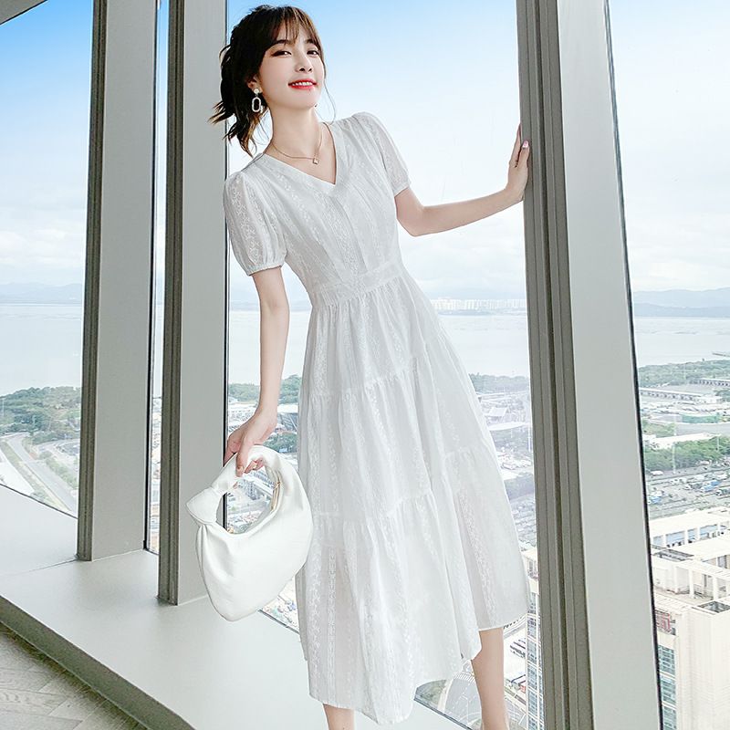 坚果服饰2021夏季新款森系女装短袖裙子泡泡袖气质显瘦白色连衣裙