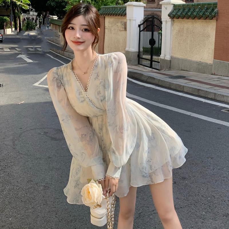 v領碎花連衣裙女夏季收腰薄款雪紡氣質短裙小個子顯瘦長袖a字裙子
