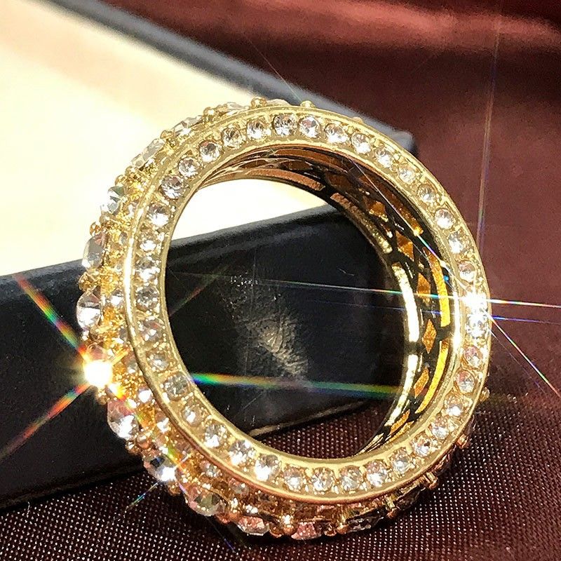 Luxurious Gold Diamond Ring For Women, Versatile Designer Band_voghion.com