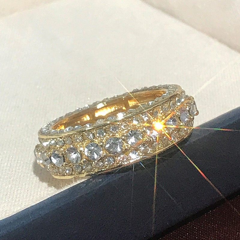 Luxurious Gold Diamond Ring For Women, Versatile Designer Band_voghion.com