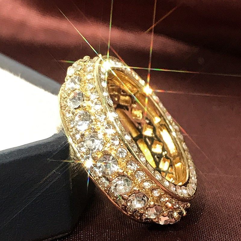 Luxurious Gold Diamond Ring For Women, Versatile Designer Band_voghion.com