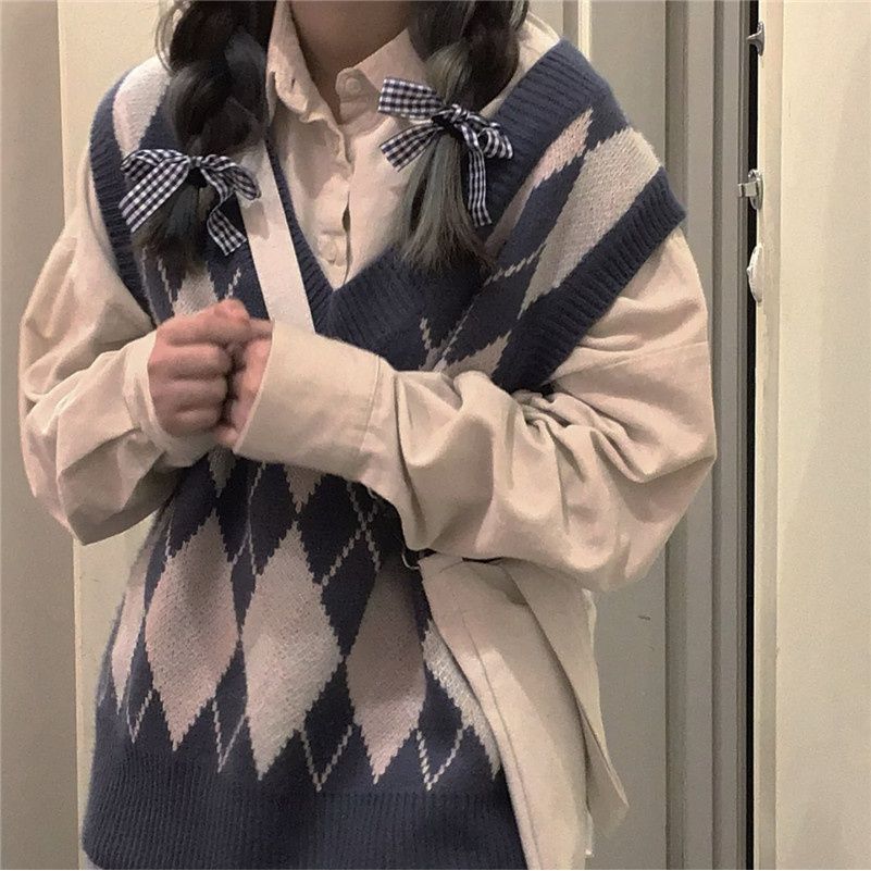 Two-piece suit/single-piece spring and autumn Korean version retro diamond knitted sweater for girls outside wearing vest + shirt tide