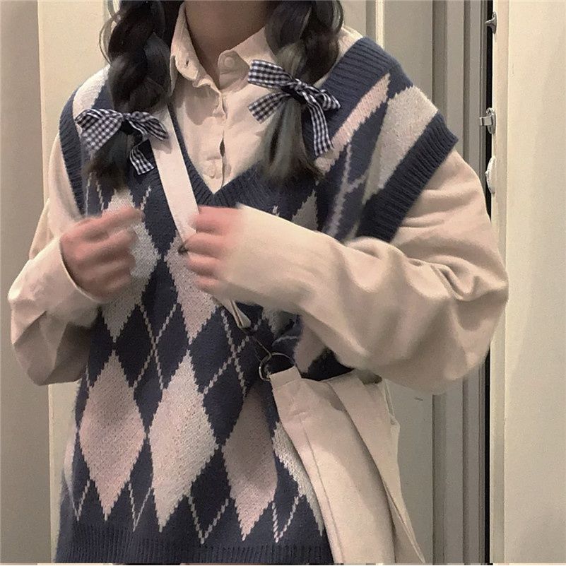 Two-piece suit/single-piece spring and autumn Korean version retro diamond knitted sweater for girls outside wearing vest + shirt tide