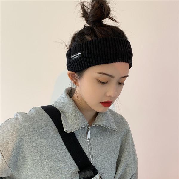 Korean version of the simple and versatile four seasons can bring knitted wide hairband female street fashion net celebrity leisure sports headband hair accessories