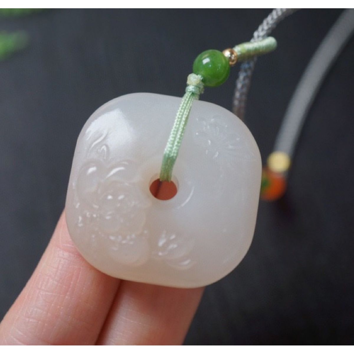 精品和田玉荷花方形平安扣挂件项链吊坠玉石玉器珠宝首饰配饰
