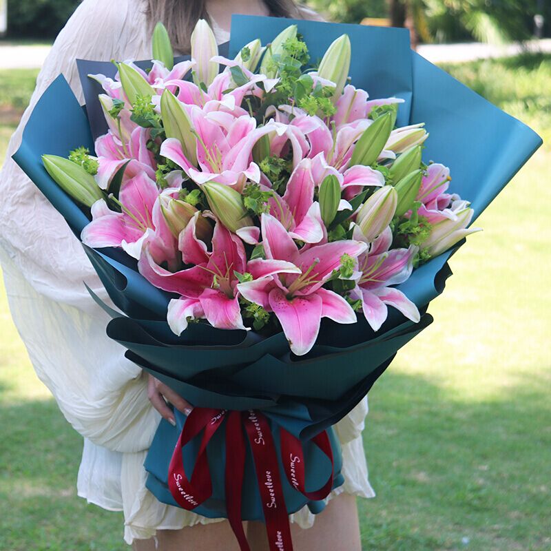 合肥鲜花速递香水百合混搭康乃馨花束礼盒瑶海蜀山同城生日送花店