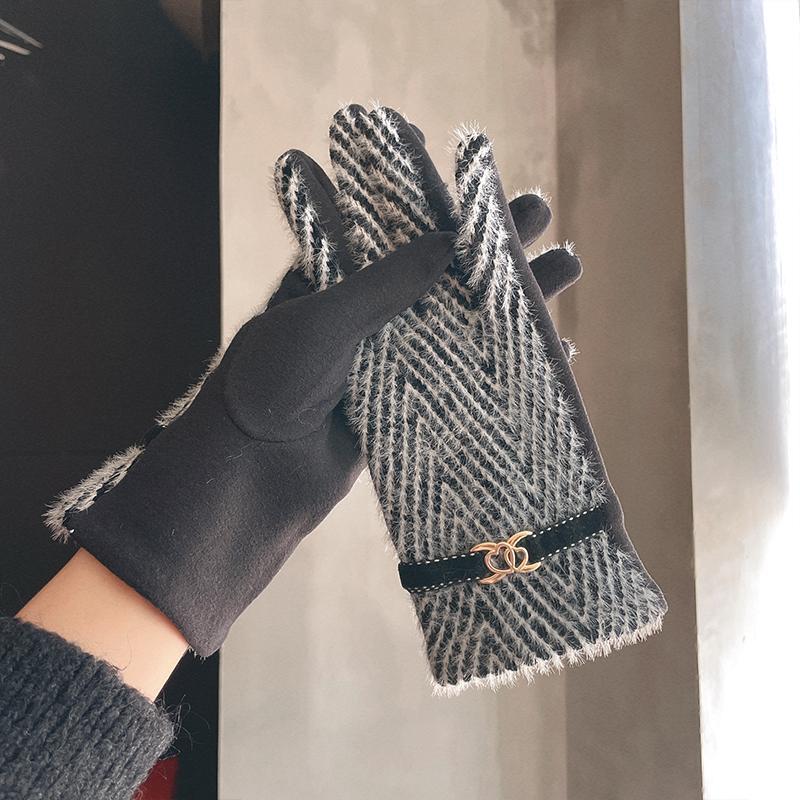 The Temperature of Two Hearts~Warm Gloves for Women in Autumn and Winter Fashionable Velvet Riding to Prevent Cold_voghion.com