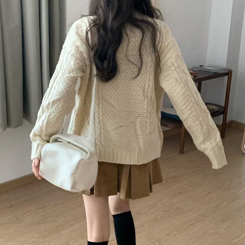 Pregnant women's skirts autumn and winter 2023 new outer wear belly pleated skirts all-match corduroy pregnant women short skirt trendy