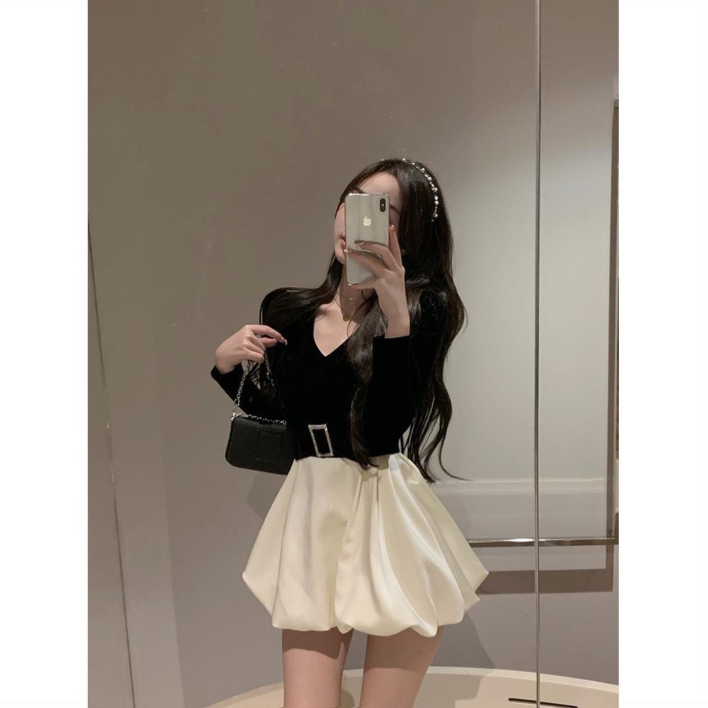 2021 new autumn and winter French pure desire V-neck waist slimming long-sleeved black short skirt women's dress