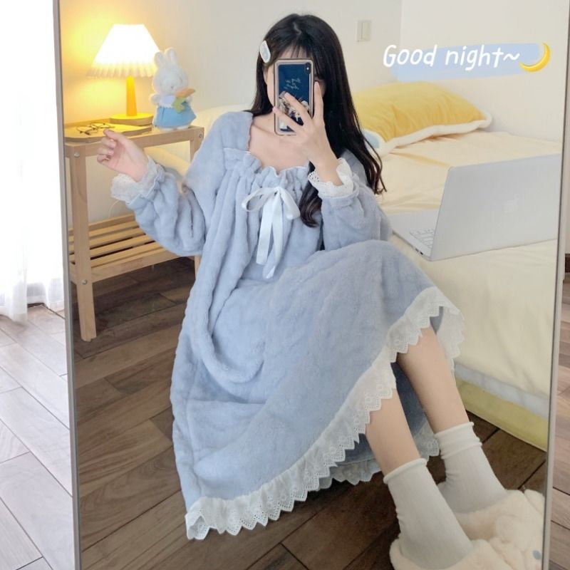 Princess wind nightdress female 2022 winter new coral fleece plus velvet thick student long-sleeved home service pajamas female
