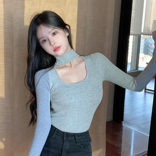 网红抖音衣服女主播上镜挂脖镂空露锁骨打底辣妹修身