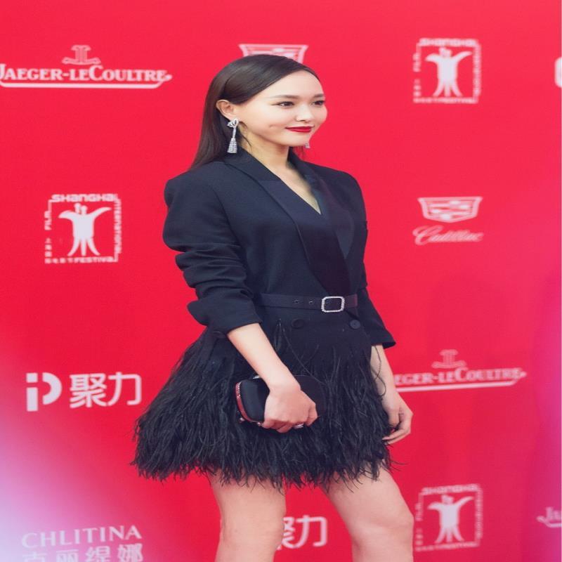 唐嫣明星同款气质职业西装连衣裙时尚显瘦羽毛外套宴会洋装晚礼服