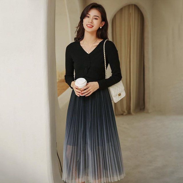 水云间秋季裙子女2021新款拼接网纱针织连衣裙女高腰显瘦中长裙女