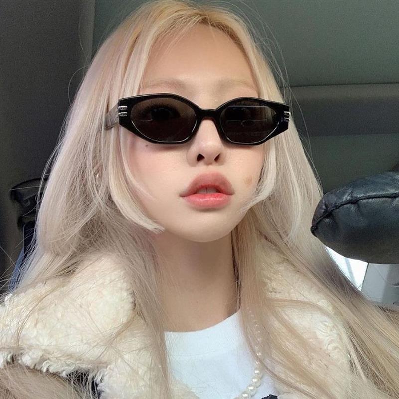 New style sunglasses for women with big face and thin net red retro high-end cyberpunk glasses for taking pictures funny sunglasses