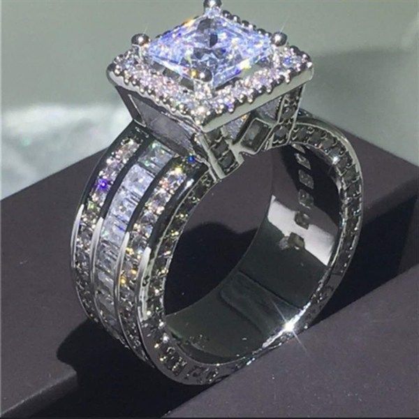 Designer Engagement Ring In Sterling Silver For Women_voghion.com