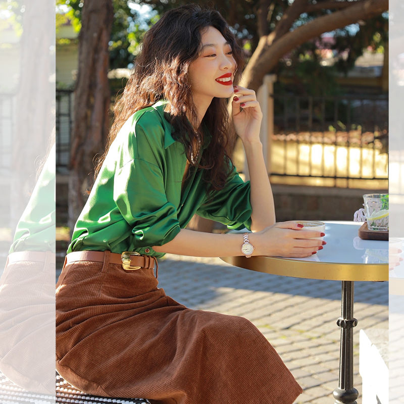 Spring women's clothing 2022 new French high sense Royal sister light familiar wind green shirt skirt two piece suit