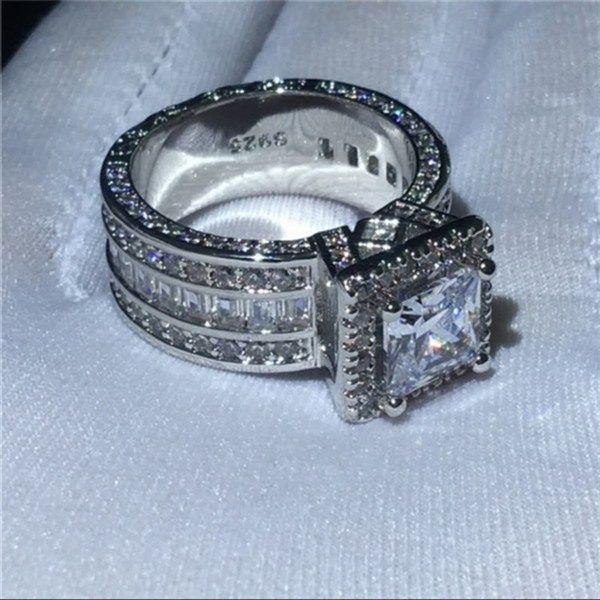Designer Engagement Ring In Sterling Silver For Women_voghion.com