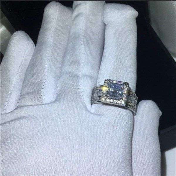 Designer Engagement Ring In Sterling Silver For Women_voghion.com