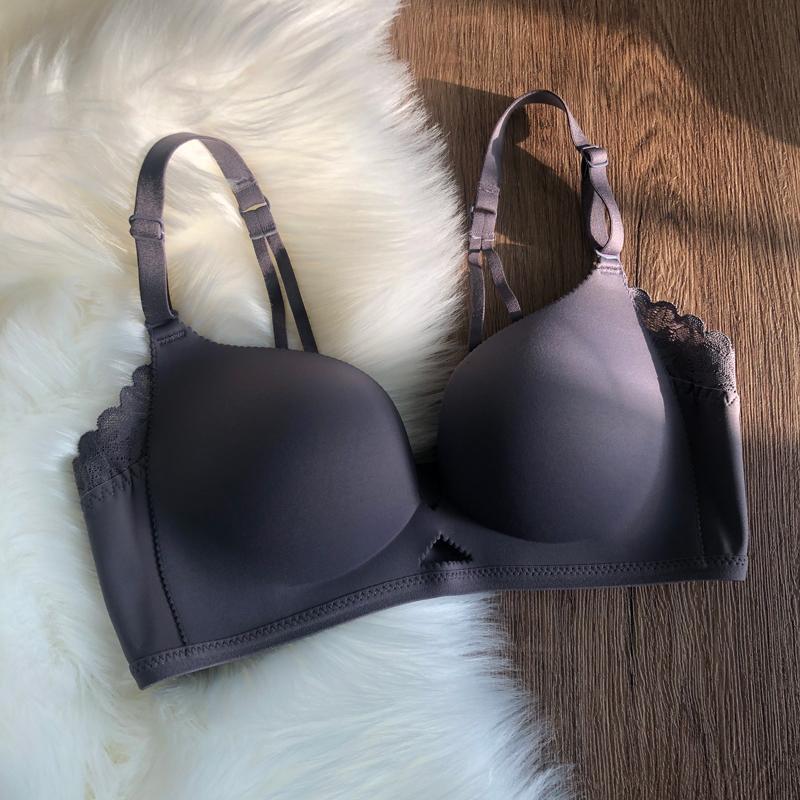 Japan's thin section small breasts gather underwear women's non-steel ring collection breast anti-sagging seamless one-piece bra set