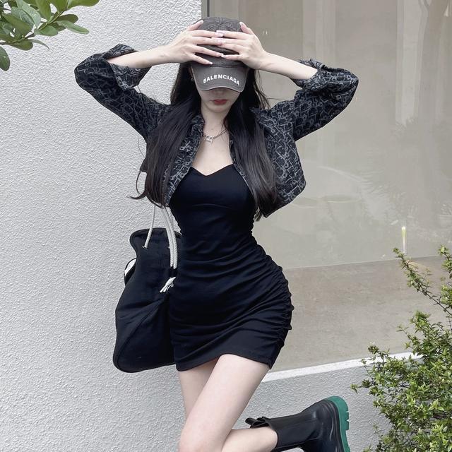 Korean ins foreign style loose three-dimensional printing short jacket women + fashion shirring slim slim suspender skirt women trendy