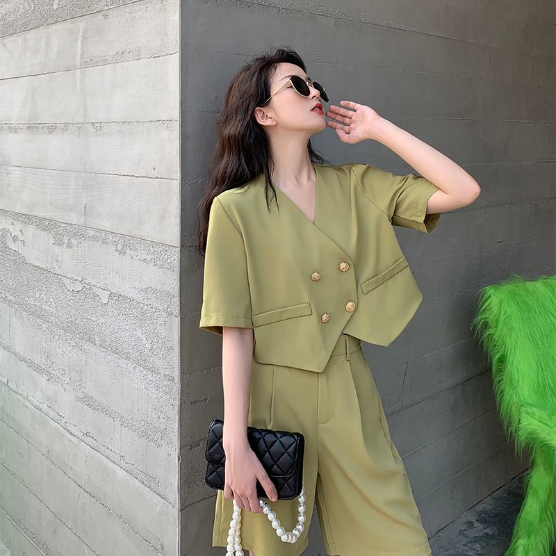 Mustard green salt sweet Suit Shorts wide leg pants suit women's summer leisure fashion small fragrance two piece suit small man
