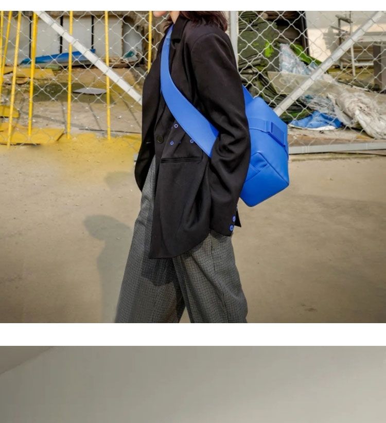 Postman Travel Dumpling Bag Lightweight Original Travel New Shoulder Bag Sports Fitness Bag Waterproof Toast Bag