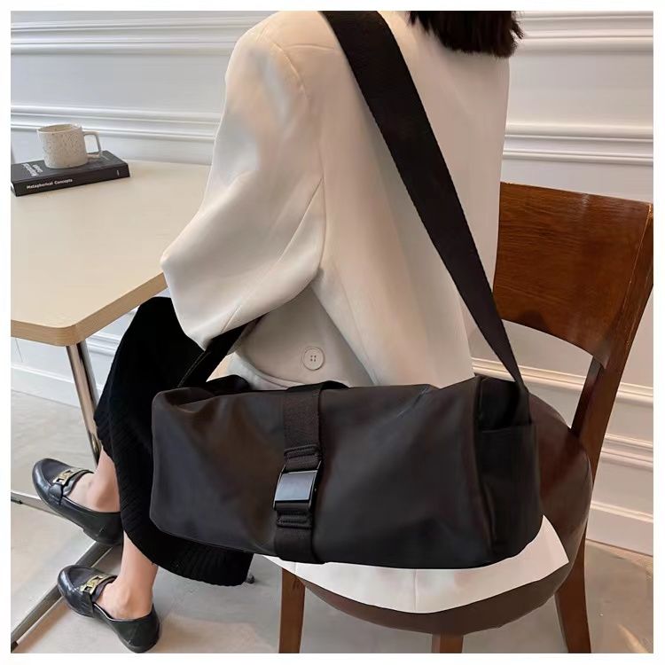 Postman Travel Dumpling Bag Lightweight Original Travel New Shoulder Bag Sports Fitness Bag Waterproof Toast Bag