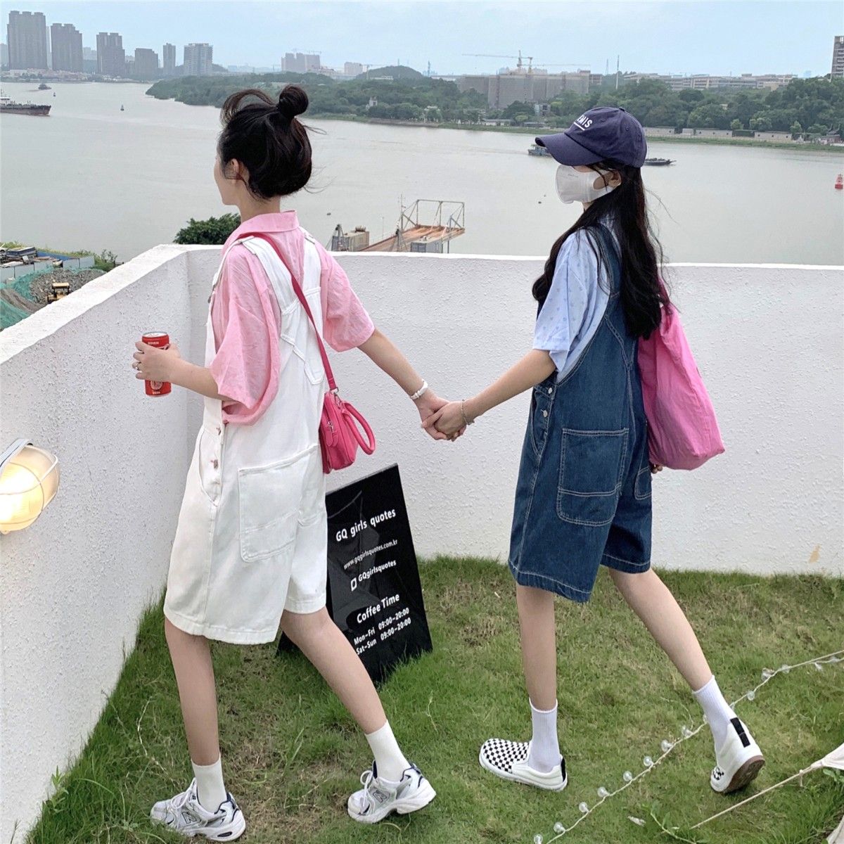 Small aging denim suspenders women's Korean version loose student summer thin wide leg shorts design sense of minority