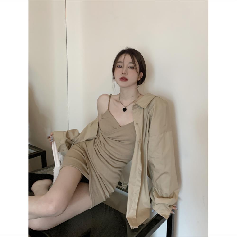 French slim slim suspender dress for women summer backless v-neck waist design niche hip-hugging short skirt