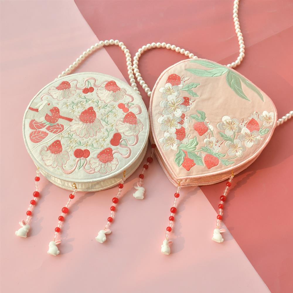 [Strawberry Rabbit Girlfriend Bag] Tea Tea Original Antique Bag Han Elements Hand-embroidered Hanfu Bag Summer Messenger Bag