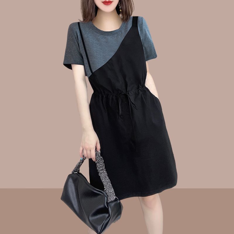 Dress women's fashion 2023 summer new color contrast stitching short-sleeved fake two-piece waist-reducing age-reducing thin skirt