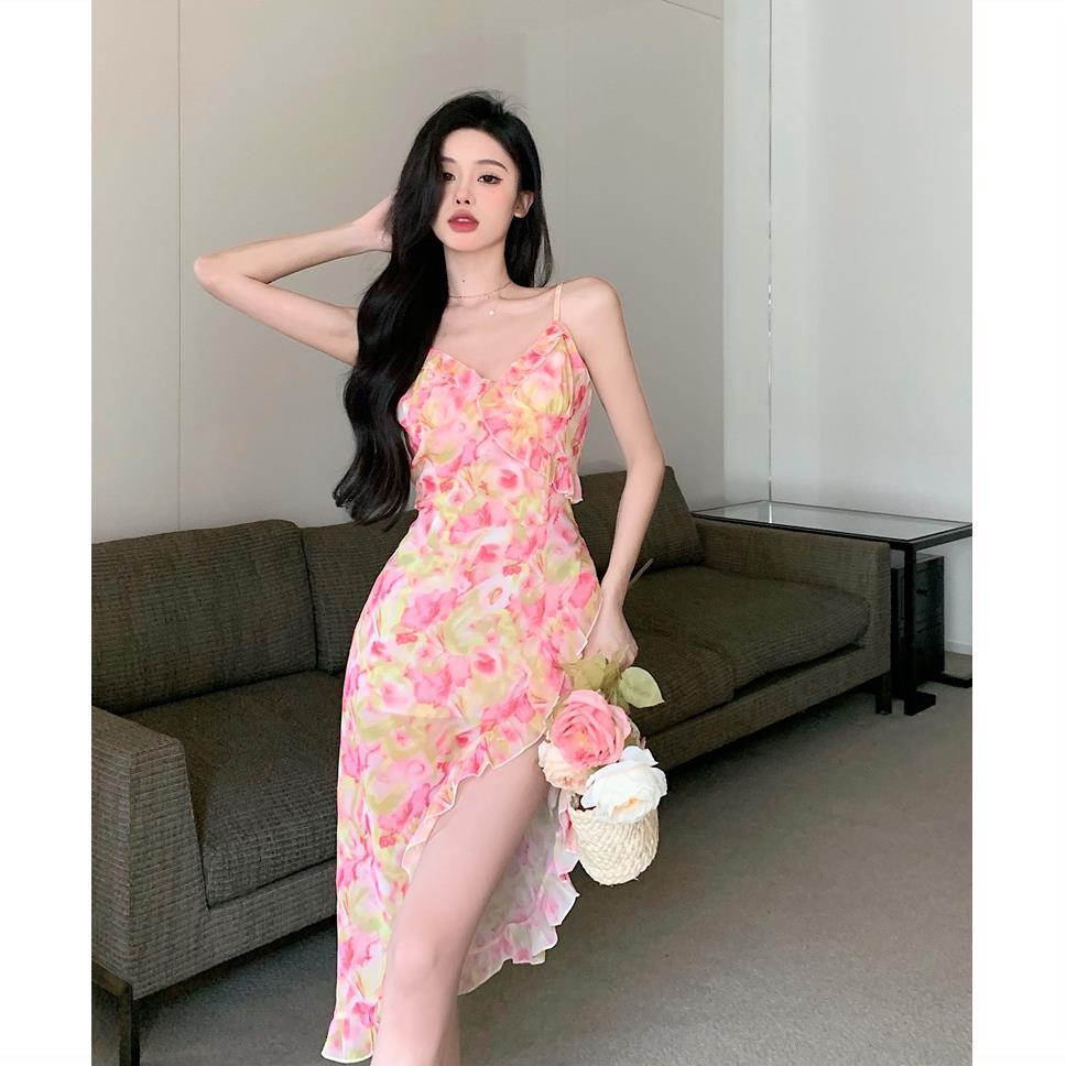 Suspender dress for women French gentle style v-neck floral skirt summer waist-cinching temperament hip-covering slit mid-length skirt