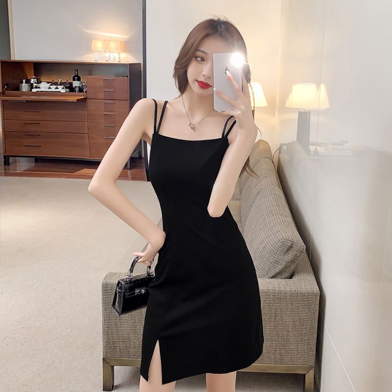 顯瘦性感小黑裙側開叉法式連衣裙時尚新款秋季交叉美背吊帶裙短裙