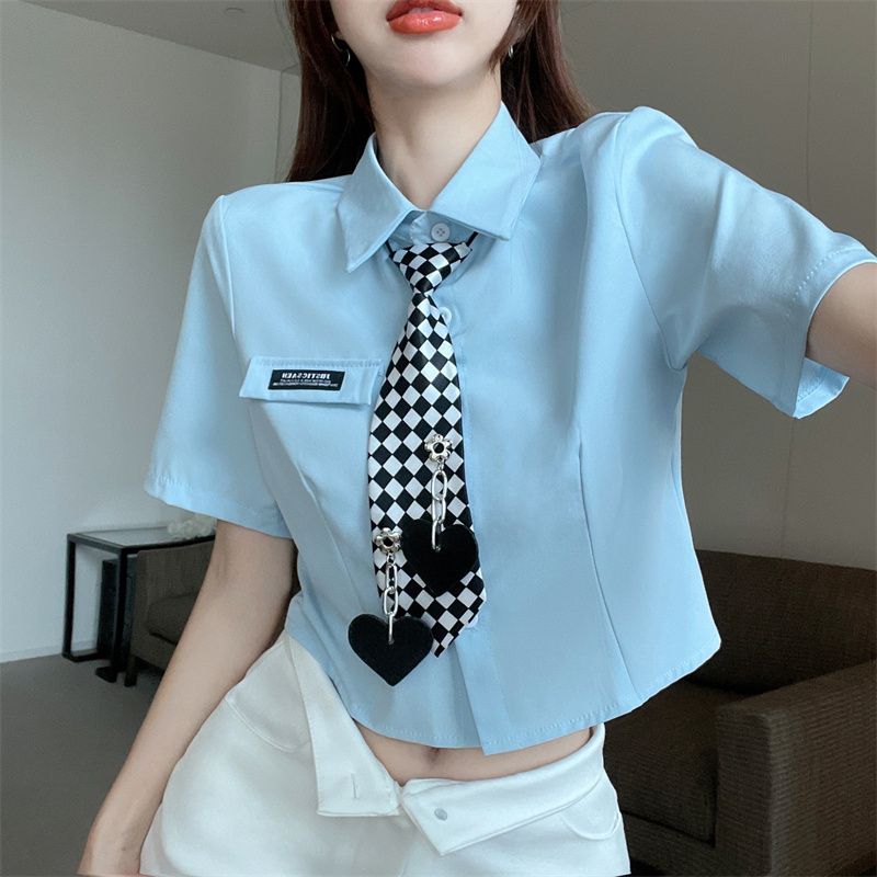 夏季新款2022年白色衬衣学院风韩版休闲短衬衣爱心格子领带上衣女