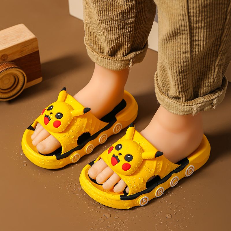 Children's slippers with a sense of shit in summer
